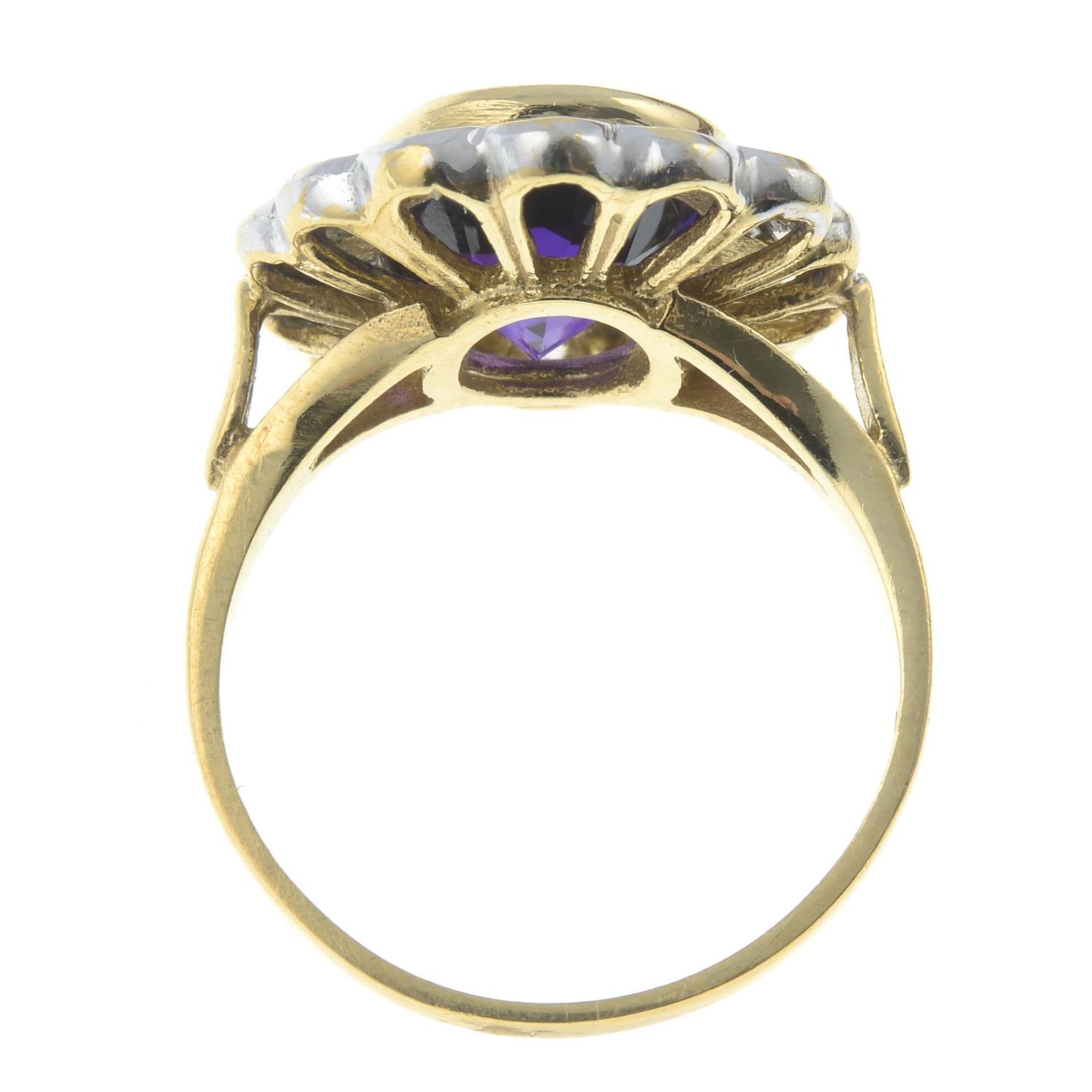 An 18ct gold amethyst and brilliant-cut diamond cluster ring.Amethyst calculated weight 3.78cts, - Bild 6 aus 6