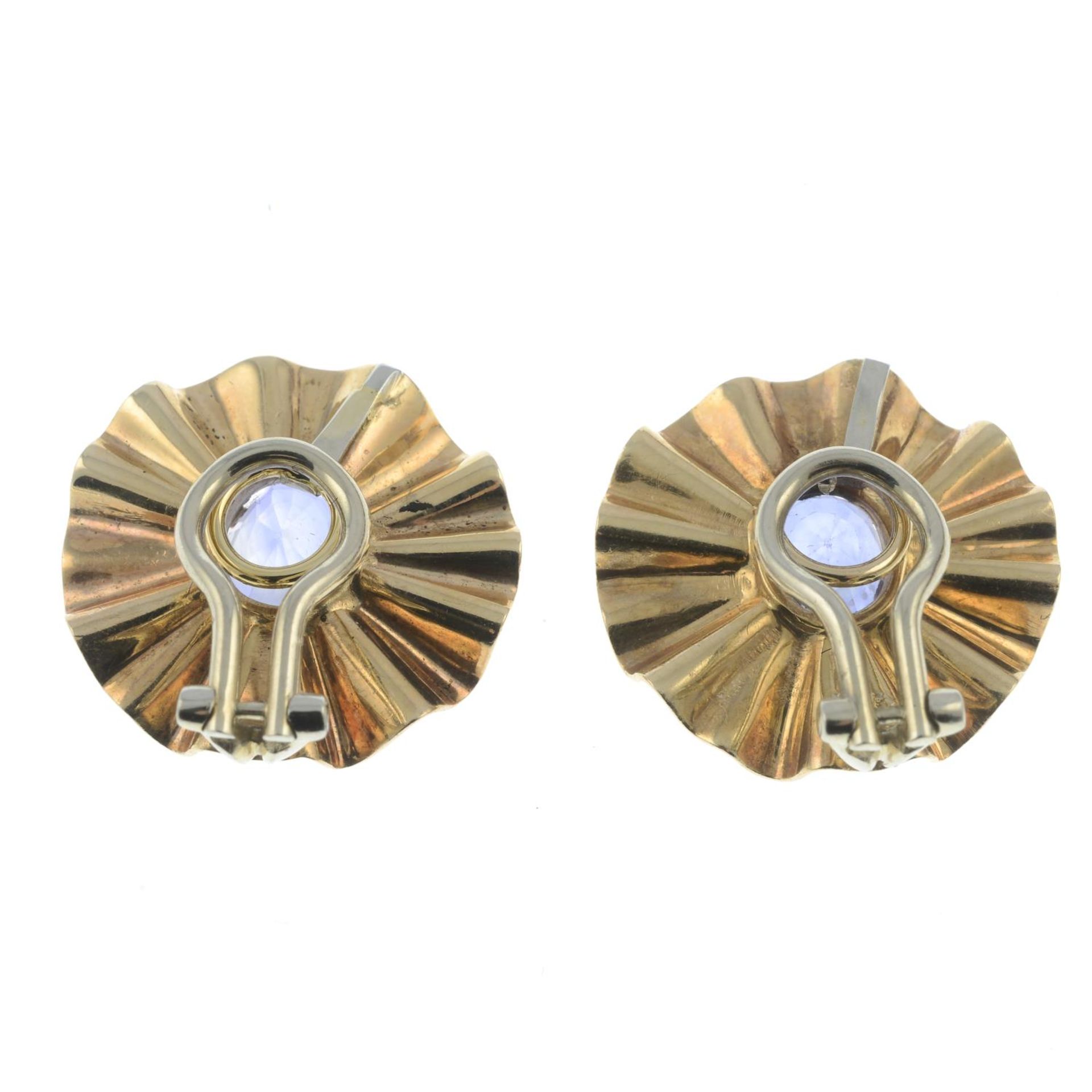 A pair of mid 20th century 14ct gold sapphire earrings. - Bild 3 aus 3