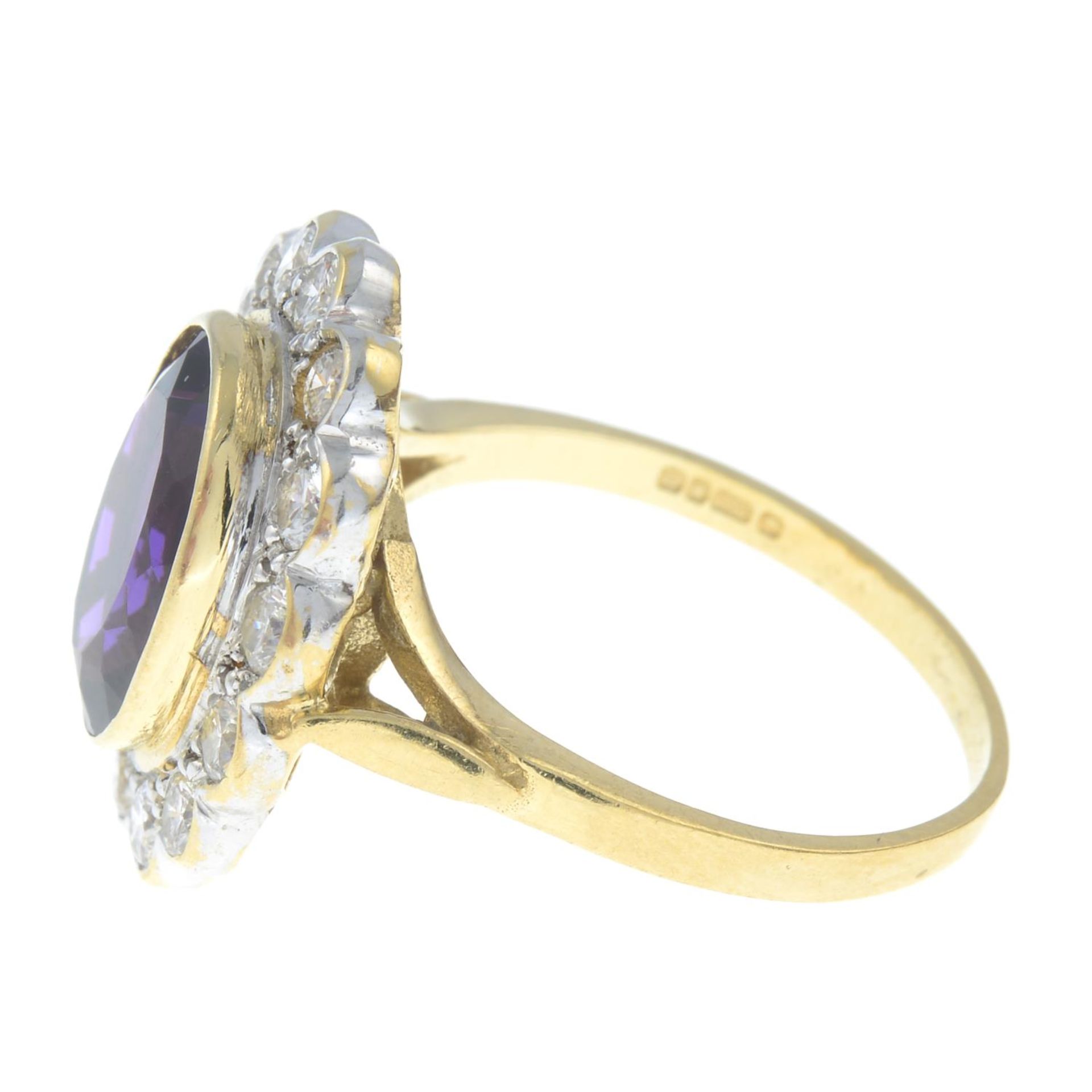 An 18ct gold amethyst and brilliant-cut diamond cluster ring.Amethyst calculated weight 3.78cts, - Bild 3 aus 6