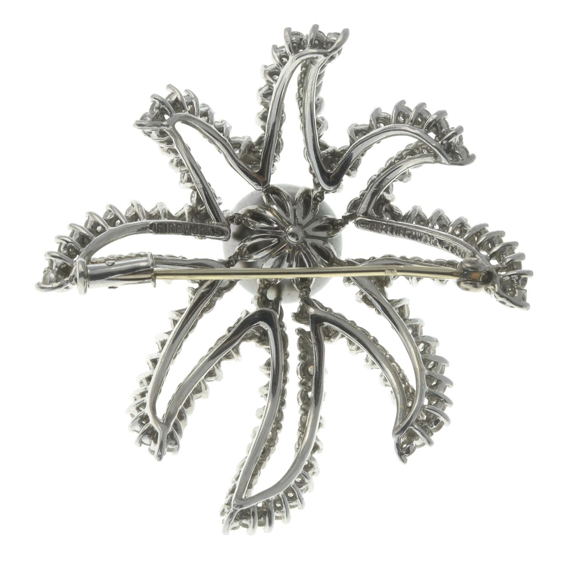 A Tahitian cultured pearl and brilliant-cut diamond 'Fireworks' brooch, - Bild 3 aus 4