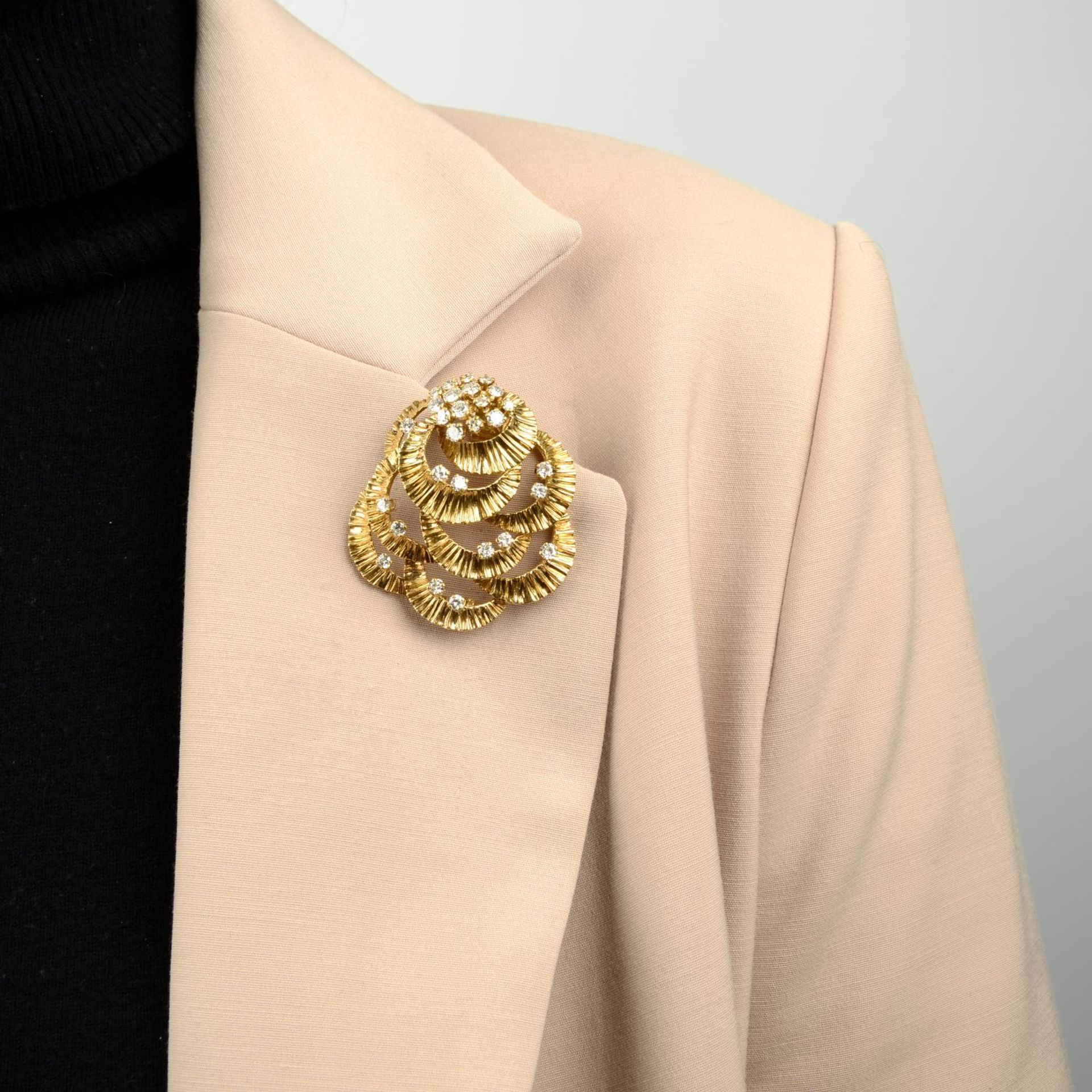 A 1970s 18ct gold diamond brooch, by Kutchinsky. - Bild 4 aus 4