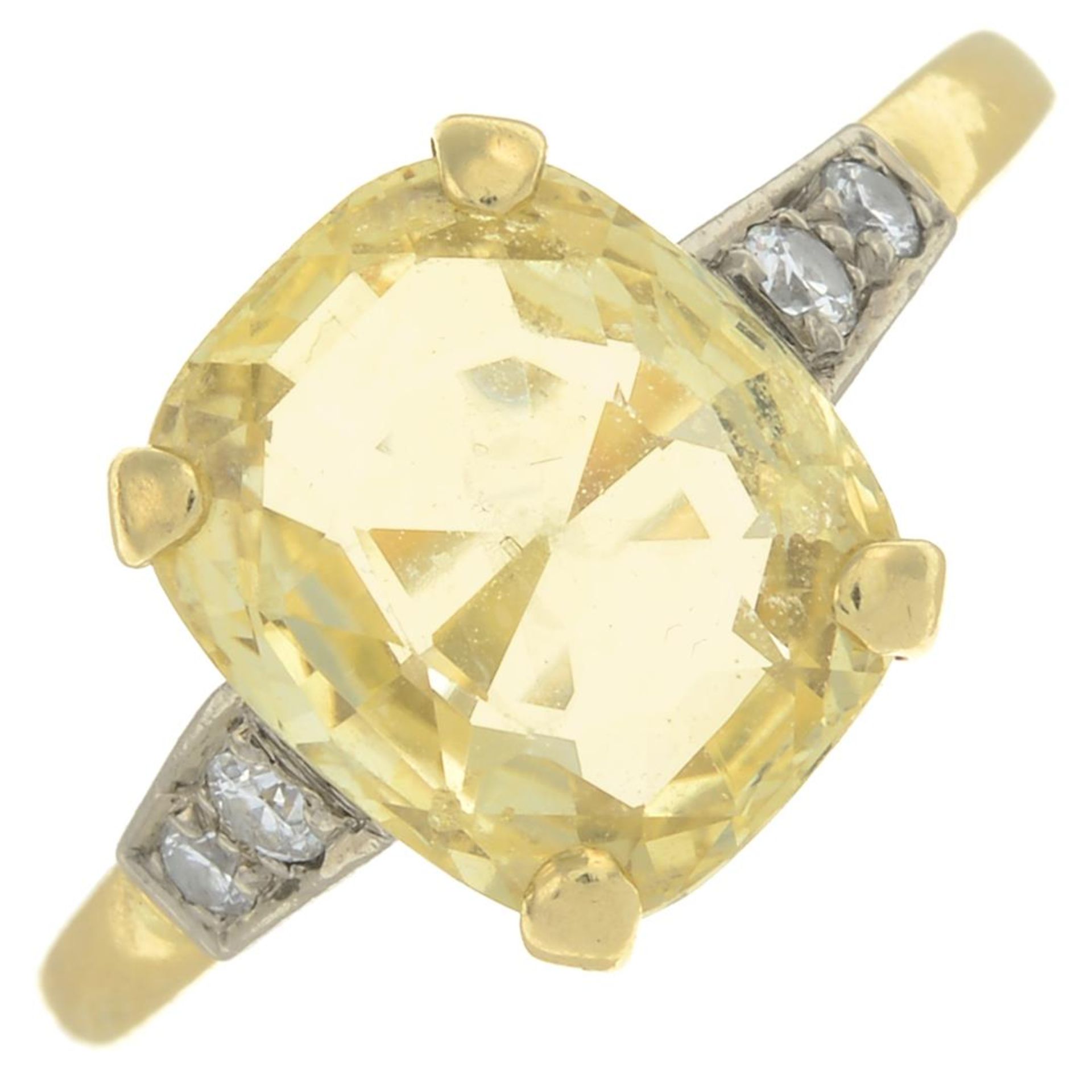 A yellow sapphire single-stone ring, with brilliant-cut diamond shoulders. - Bild 2 aus 6