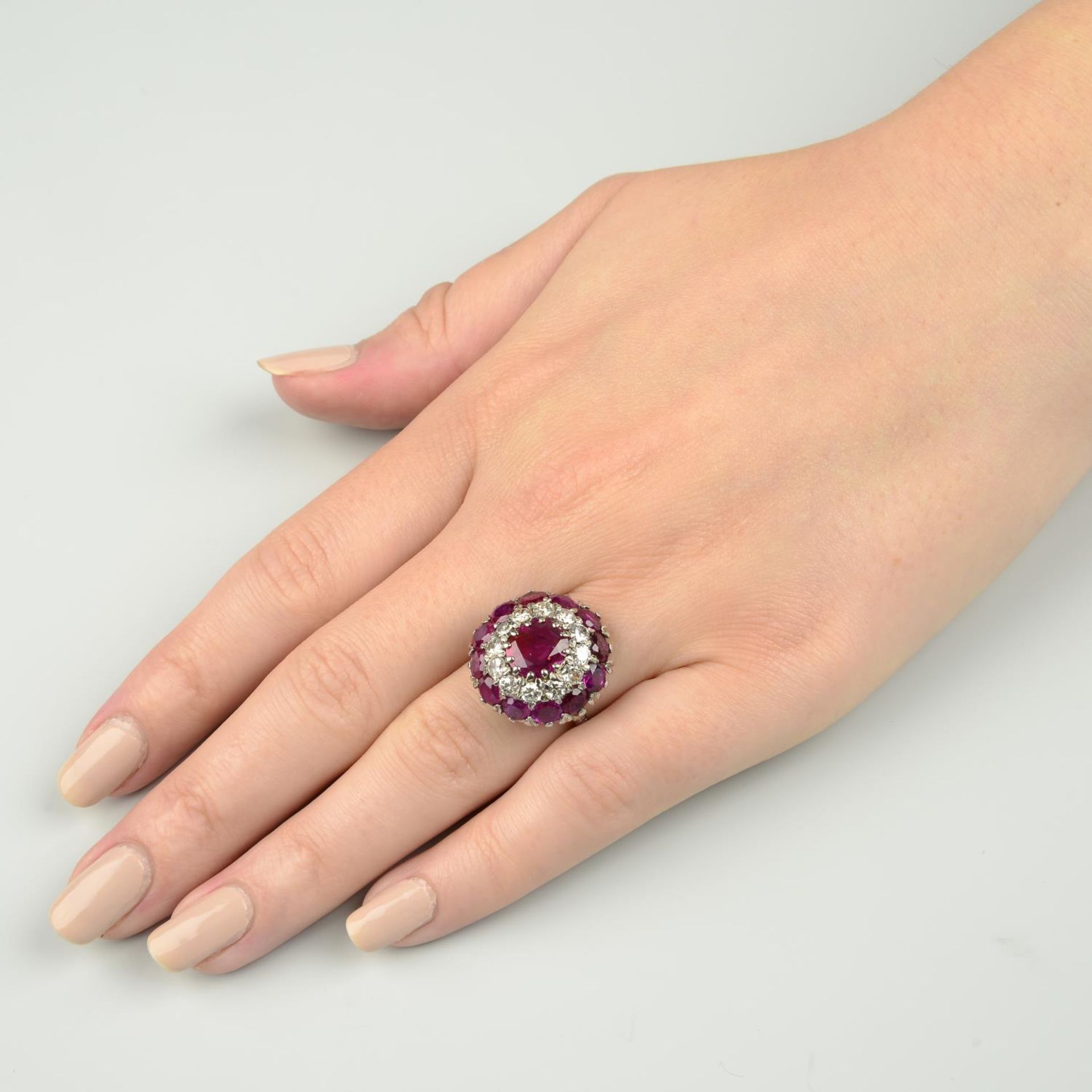 A Burmese ruby, - Bild 4 aus 8