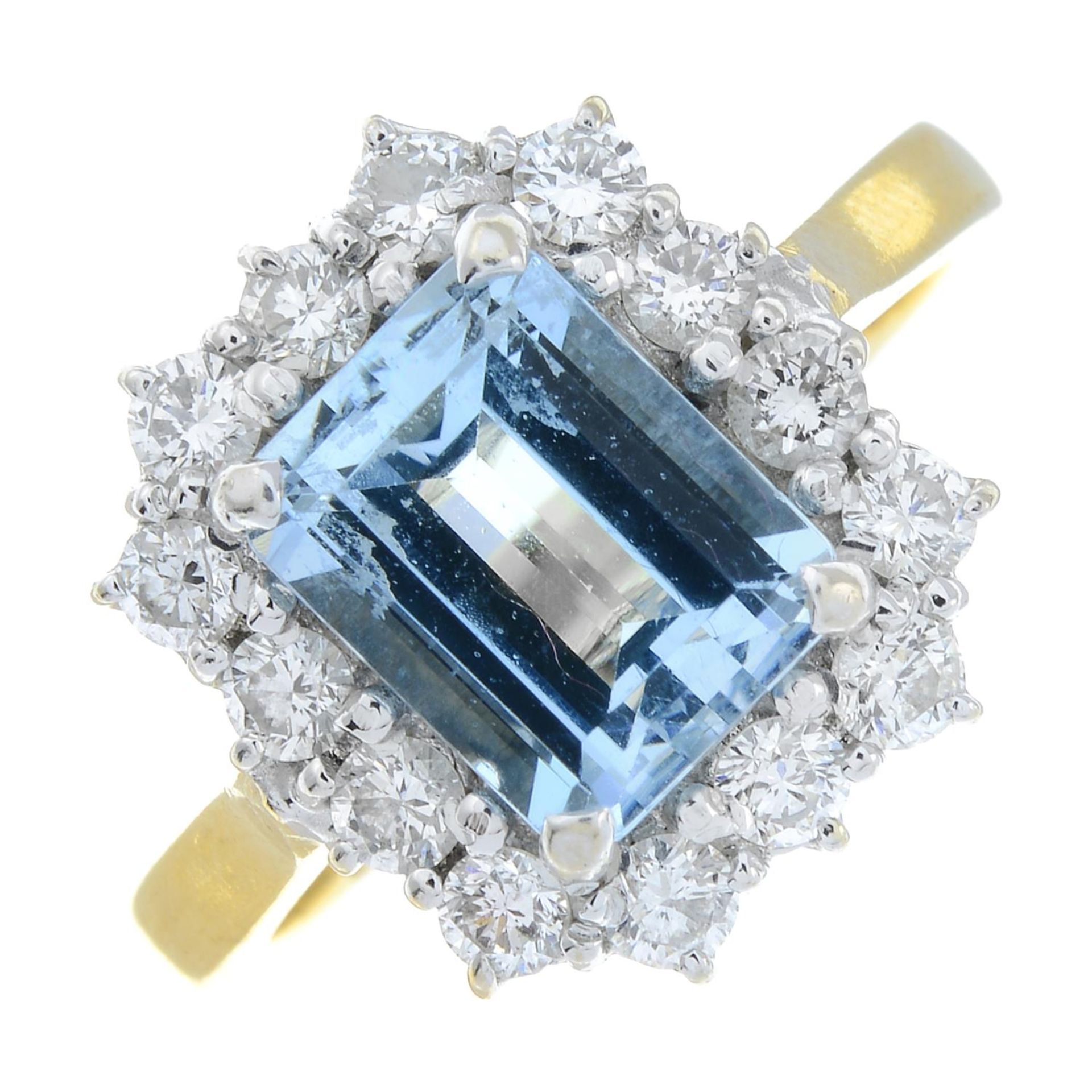 An aquamarine and brilliant-cut diamond cluster ring.Aquamarine calculated weight 2.22cts, - Bild 2 aus 6