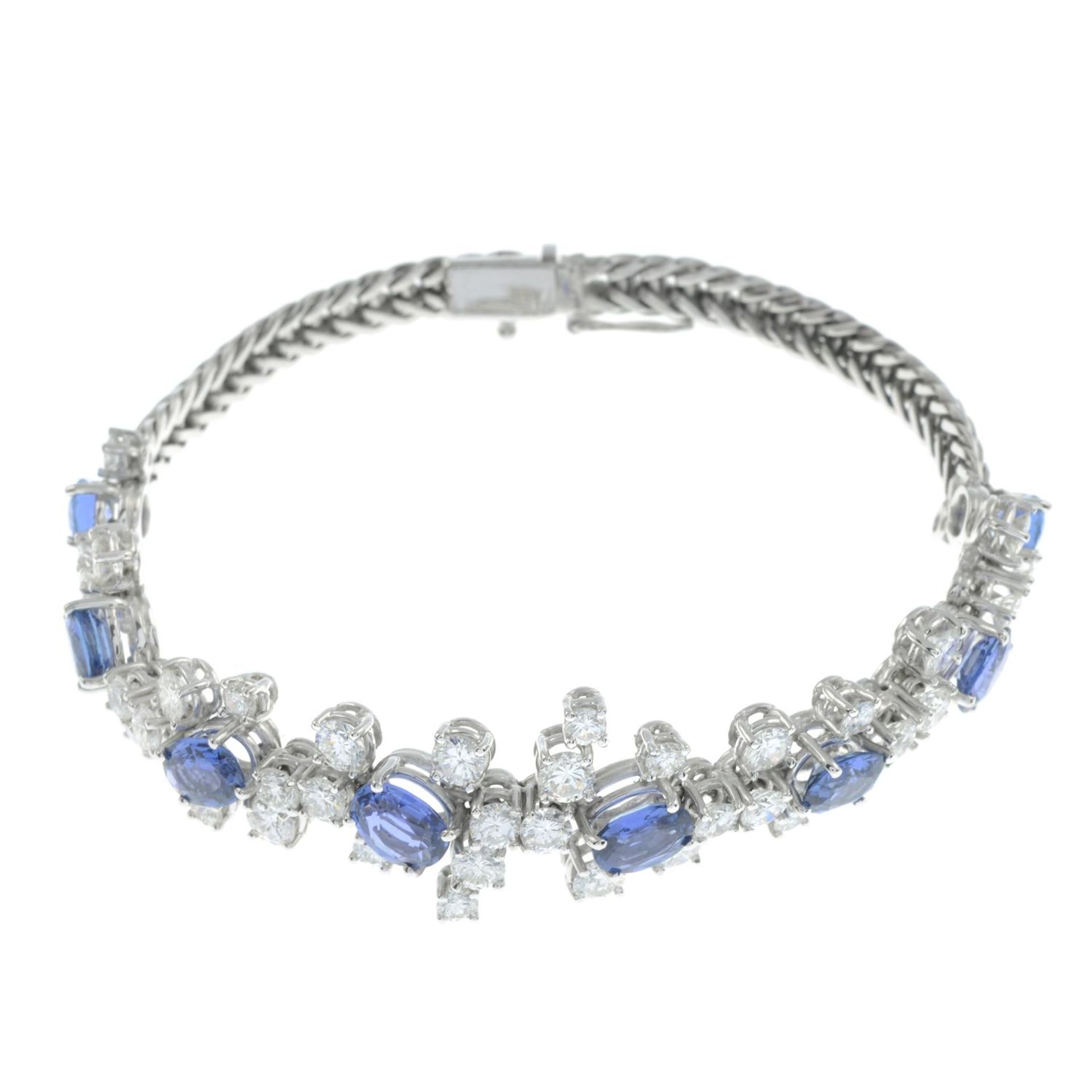 A sapphire and brilliant-cut diamond bracelet.Estimated total diamond weight 4cts, - Bild 2 aus 4
