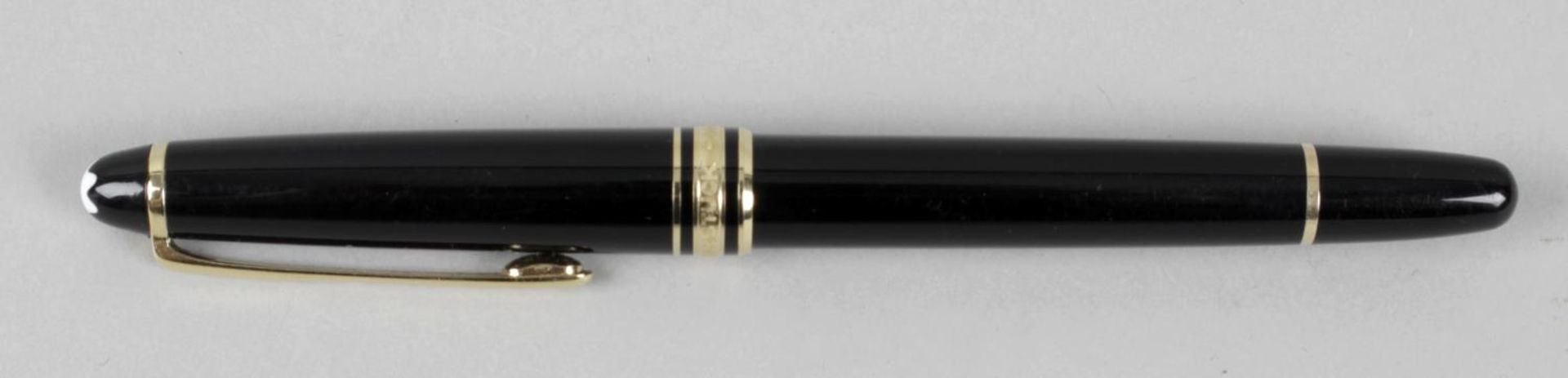 A Montblanc Meisterstuck rollerball pen,