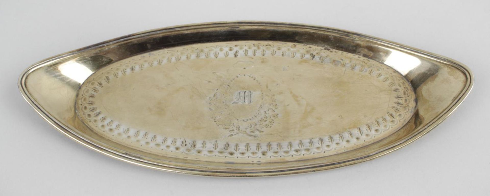 A George III silver snuffer tray,