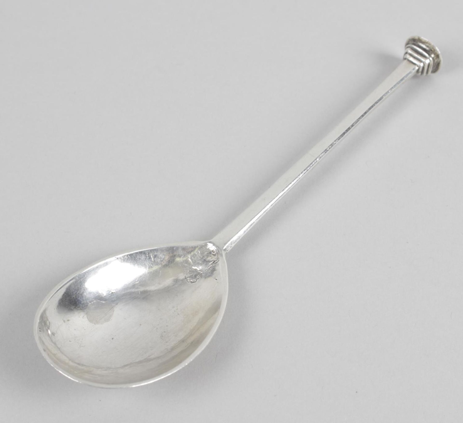 An early 17th century silver seal-top spoon,