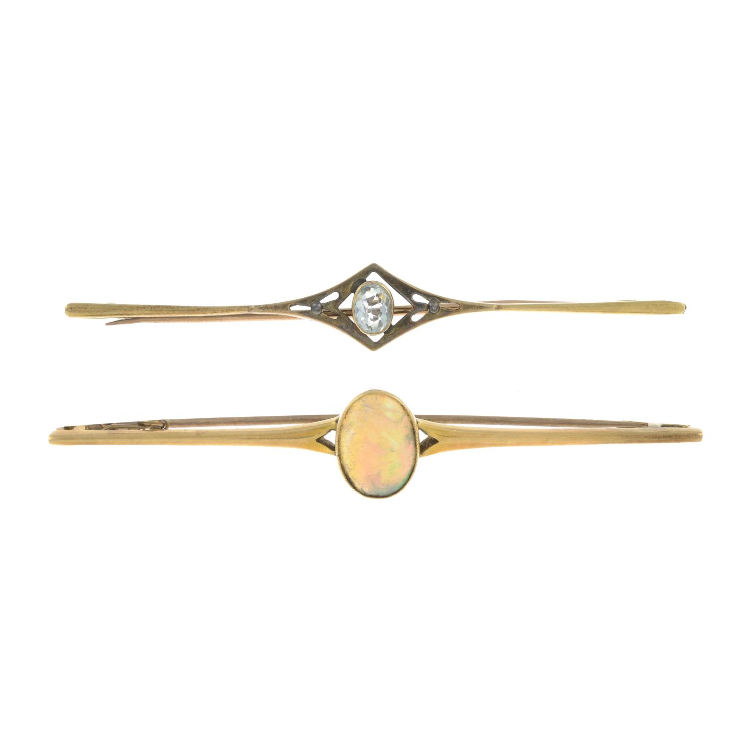 Early 20th century 15ct gold opal brooch,