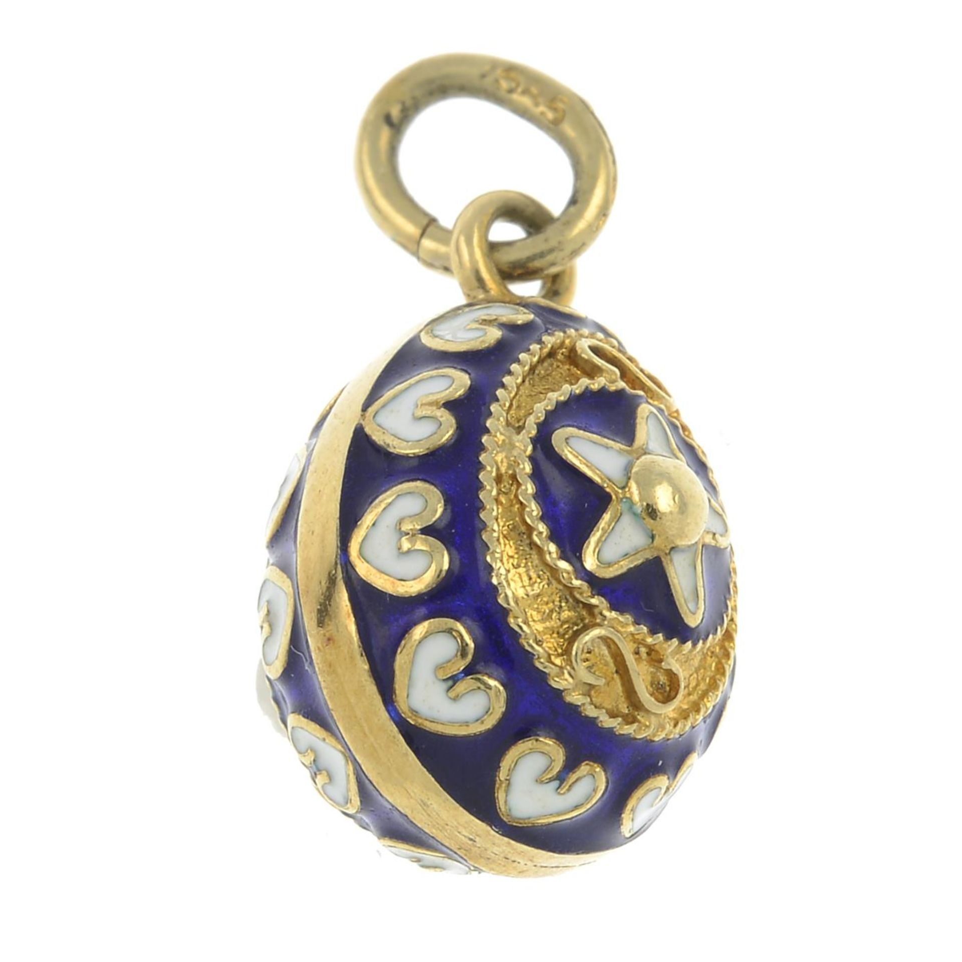 A blue and white enamel egg pendant.Surmount stamped 585. - Image 2 of 2