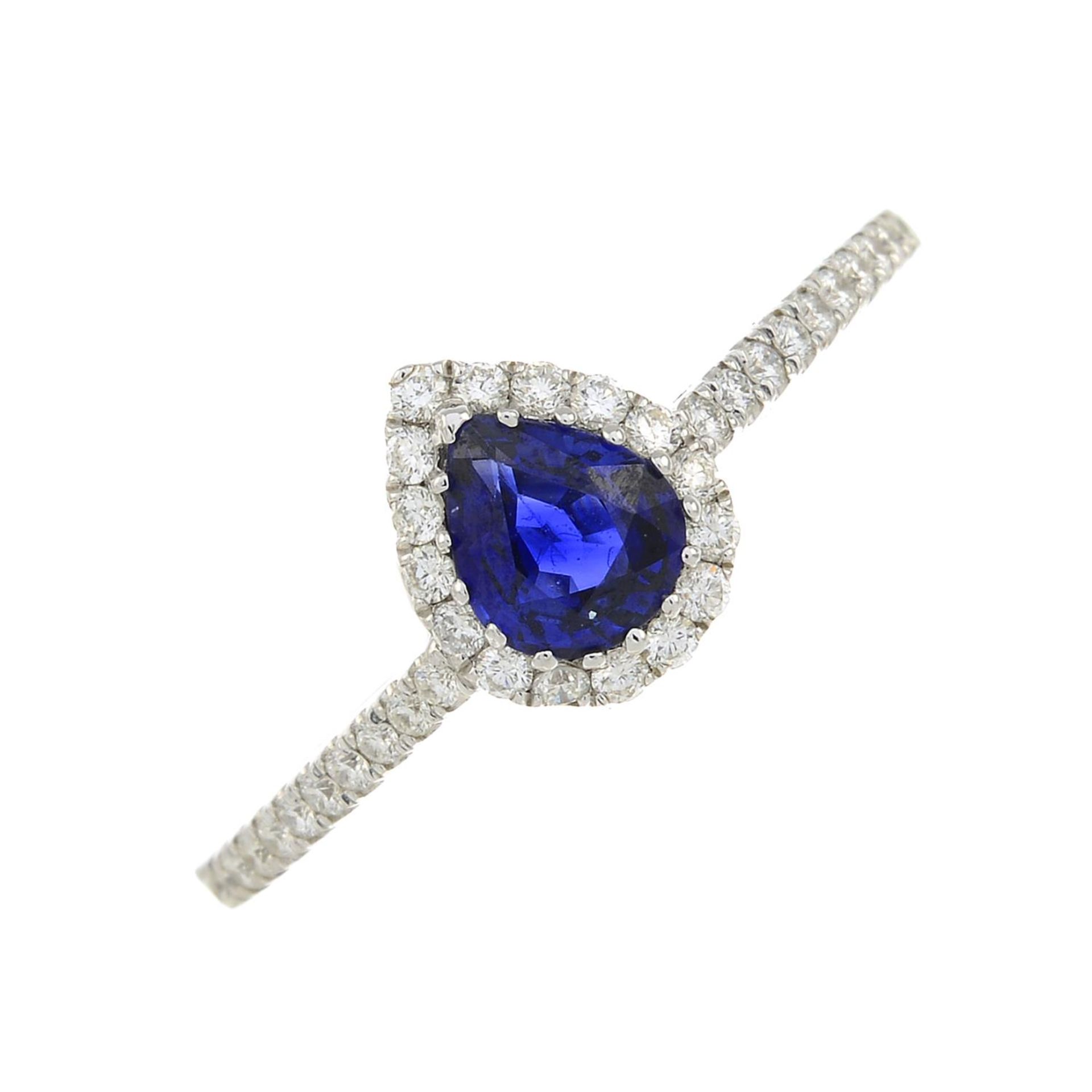 An 18ct gold sapphire ring,