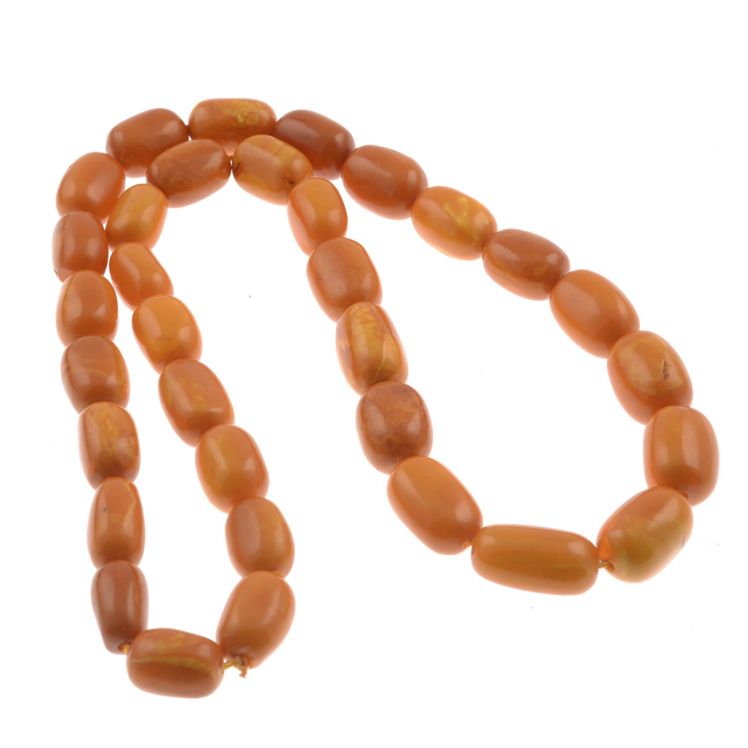 An amber bead single-strand necklace, - Image 2 of 2
