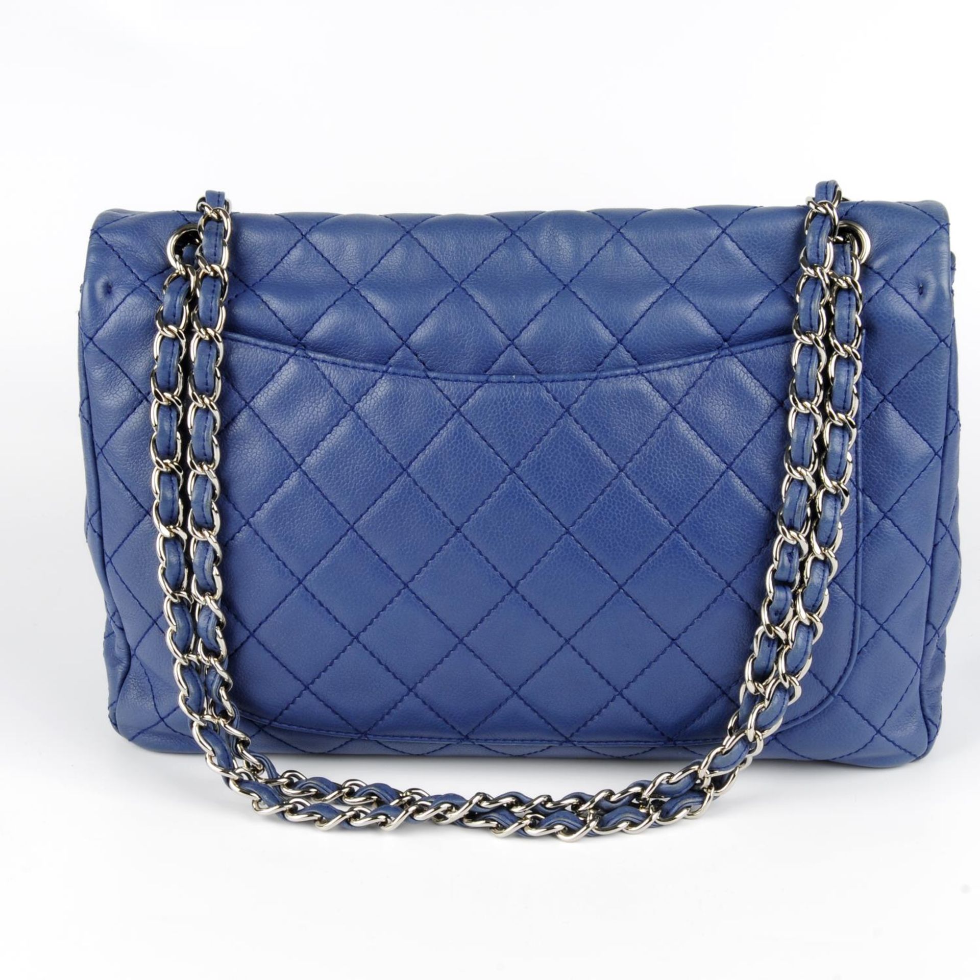 CHANEL - a blue Single Flap handbag. - Bild 4 aus 4