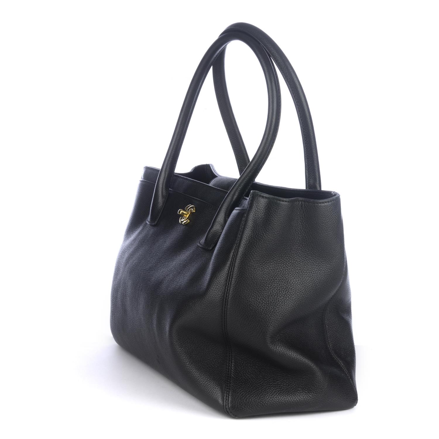 CHANEL - a Cerf Executive Tote handbag. - Image 2 of 5