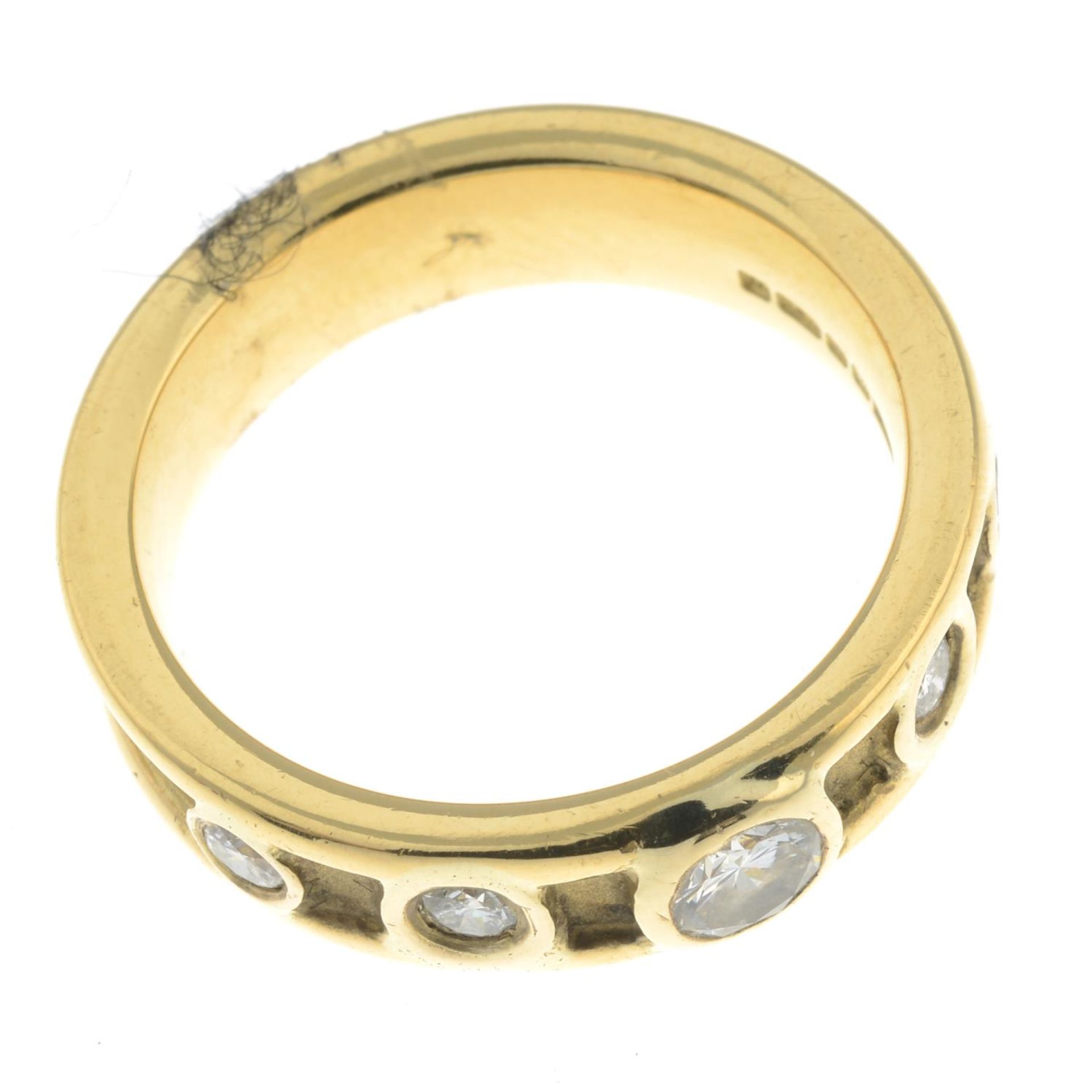 An 18ct gold brilliant-cut diamond band ring.Estimated total diamond weight 0.40ct, - Bild 2 aus 3