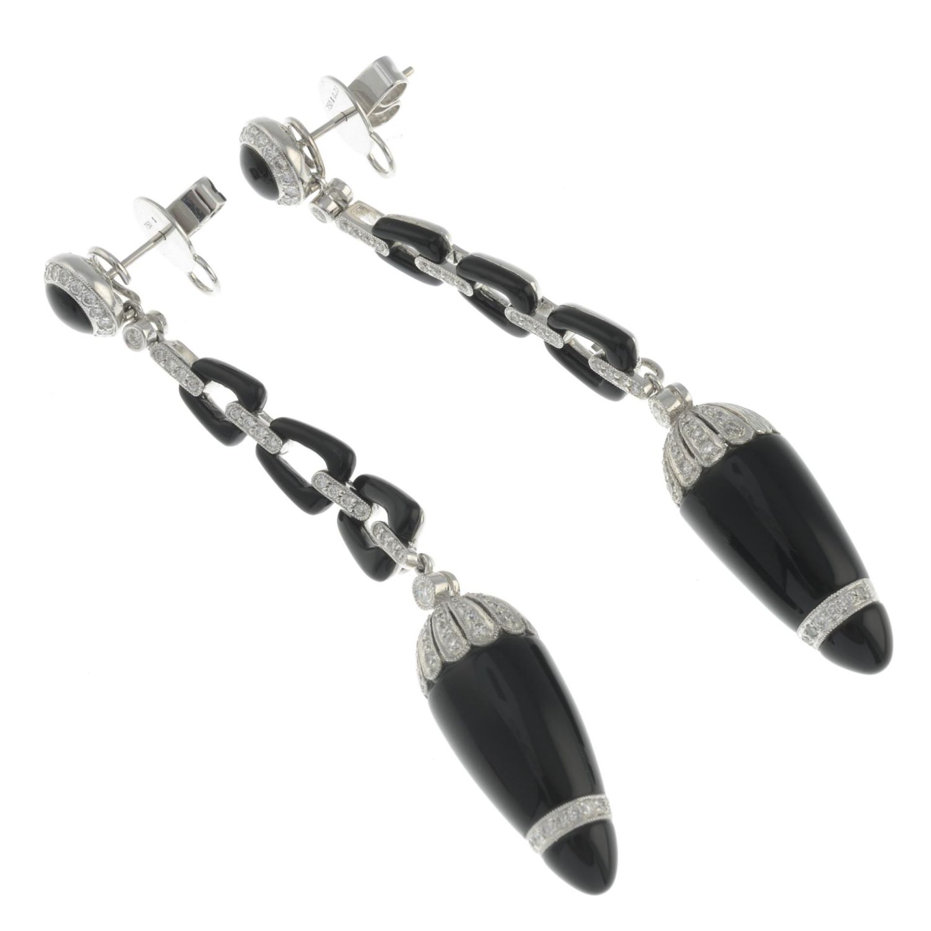 A pair of onyx and brilliant-cut diamond drop earrings.Total diamond weight 0.86ct, - Bild 2 aus 5