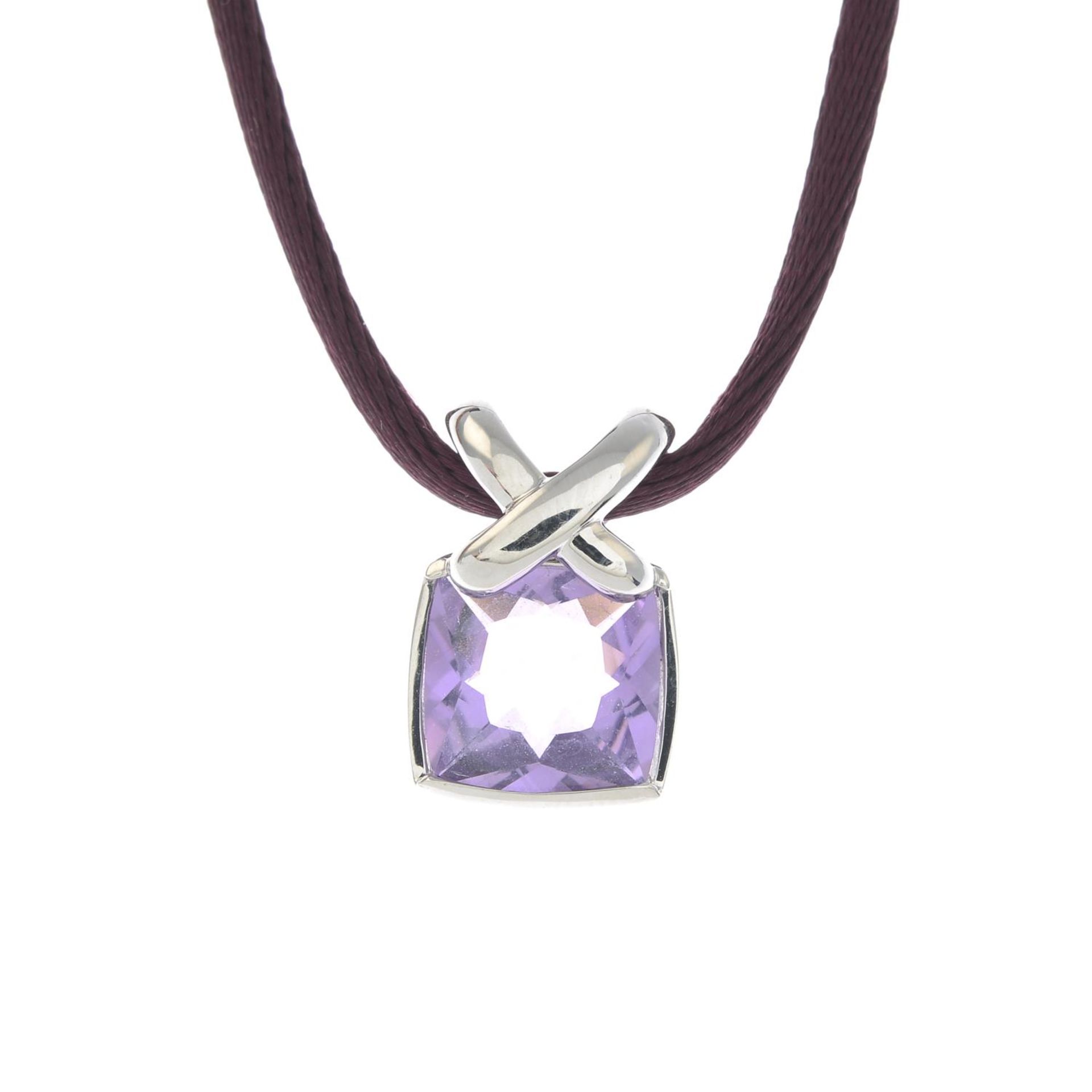 An amethyst 'Liens' pendant,