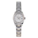 ROLEX - a lady's Oyster Perpetual Datejust bracelet watch.