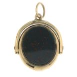 An early 20th century gold carnelian and bloodstone fob.Markeded 10ct.Length 3.3cms.