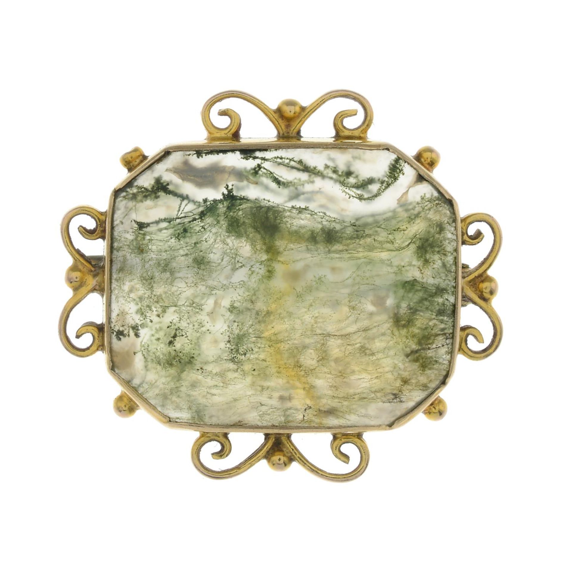 An early 20th century 9ct gold moss agate brooch.Stamped 9ct.Length 2.7cms.