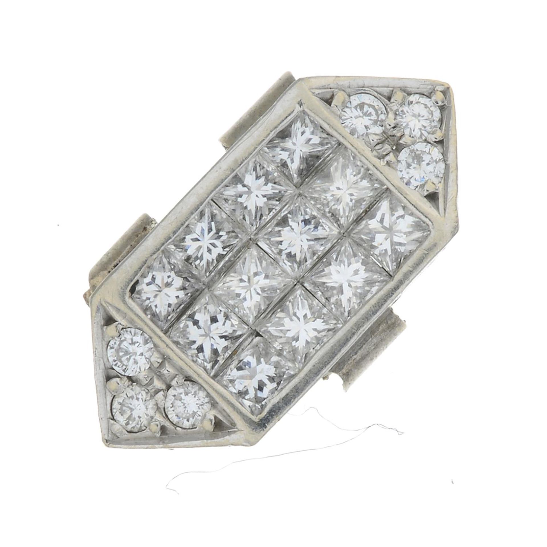 A diamond jewellery component.Estimated total diamond weight 1ct,