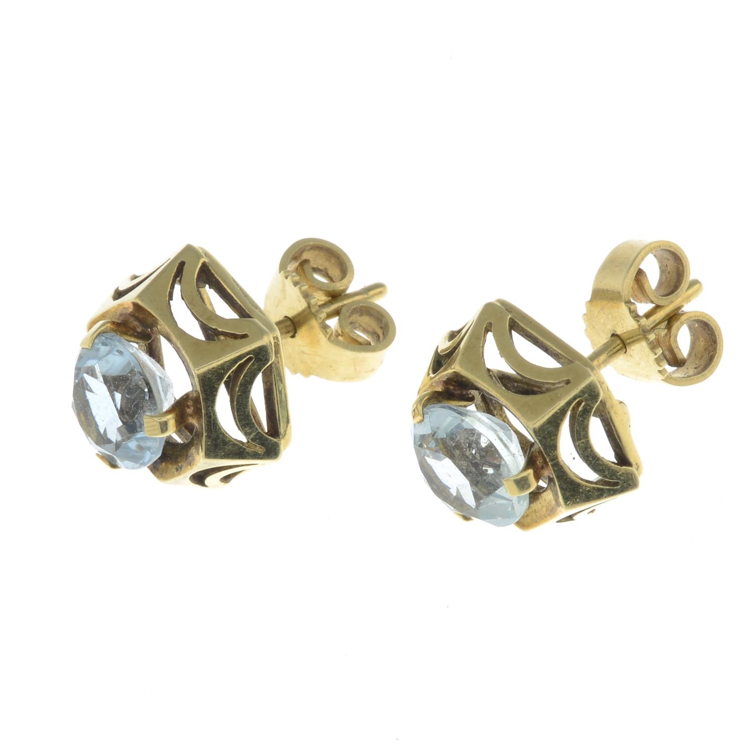 A pair of aquamarine single-stone earrings.Diameter 1cm. - Image 2 of 2