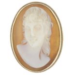 A 9ct gold shell cameo ring.Hallmarks for 9ct gold, partially indistinct.Ring size O1/2.