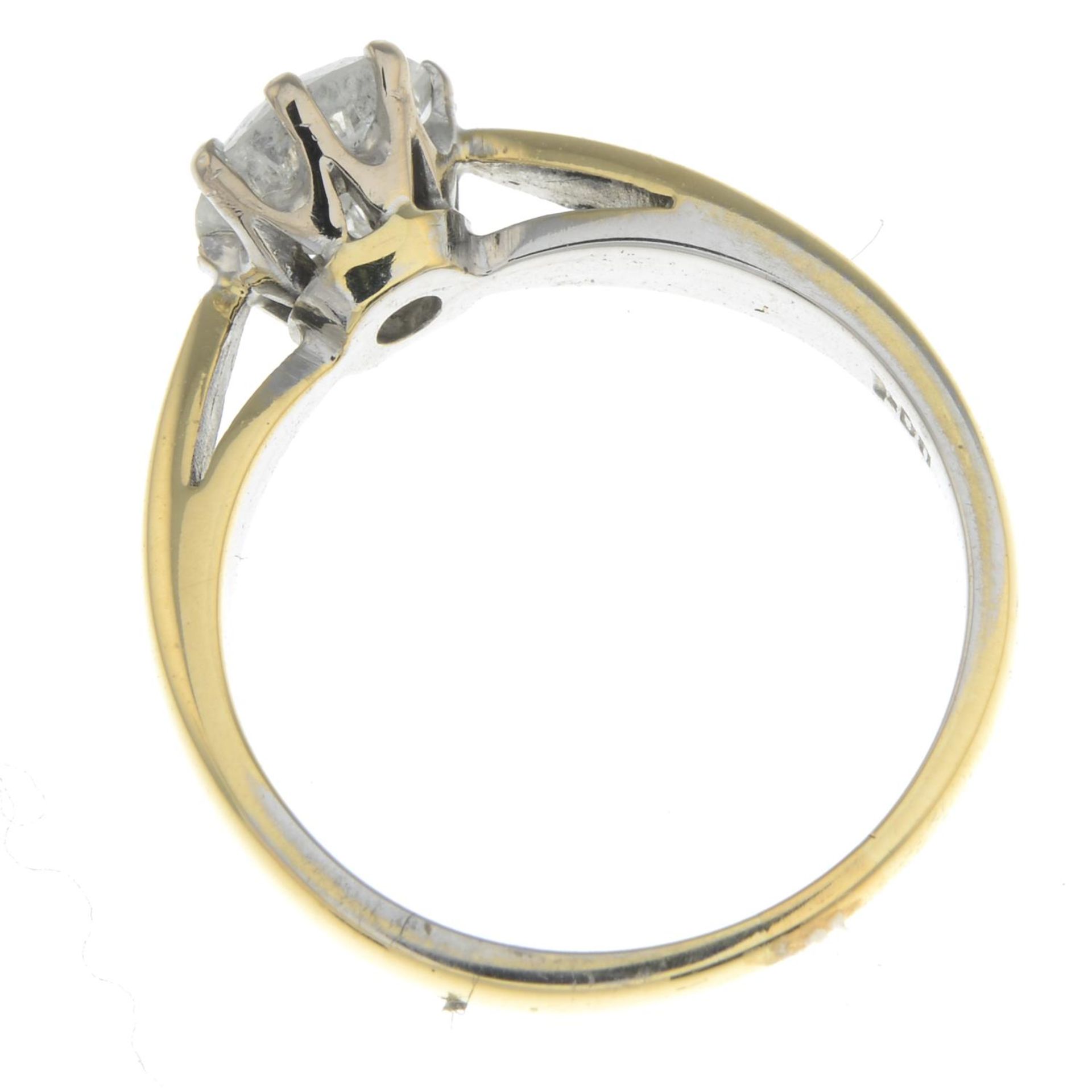 An 18ct gold diamond single-stone ring.Diamond weight 1ct, - Bild 2 aus 2