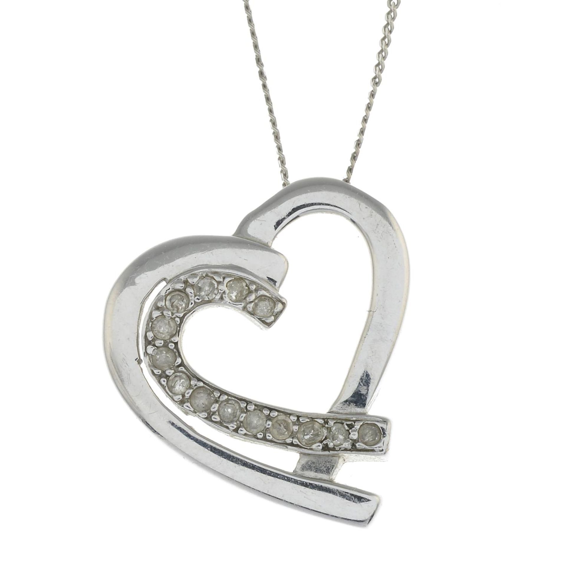 Diamond heart pendant pendant,