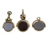 Late Victorian 9ct gold bloodstone and sardonyx swivel fob,
