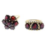 9ct gold garnet cluster ring, hallmarks for 9ct gold, ring size N, 4.3gms.