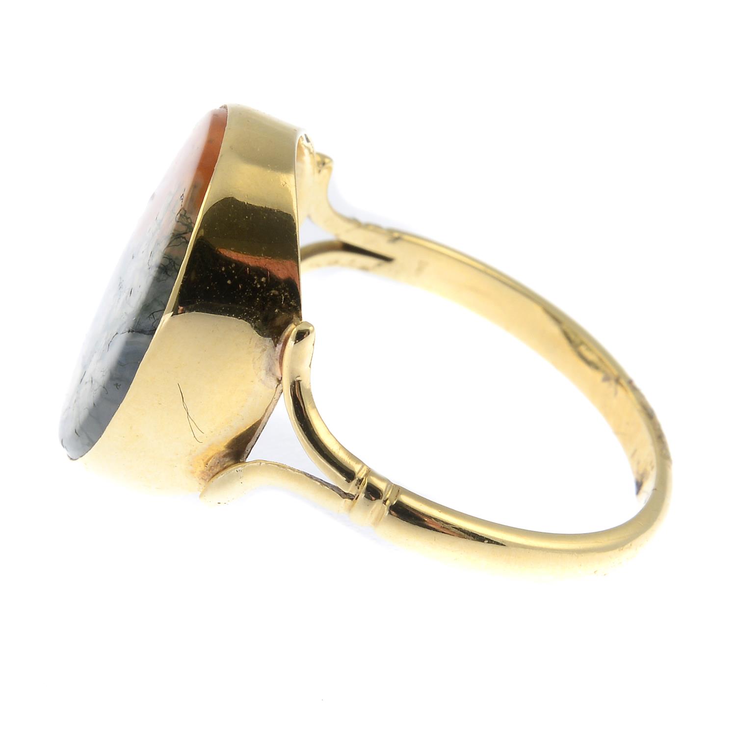 A 9ct gold moss agate signet ring.Hallmarks for Birmingham, 1985.Ring size K1/2. - Image 3 of 3
