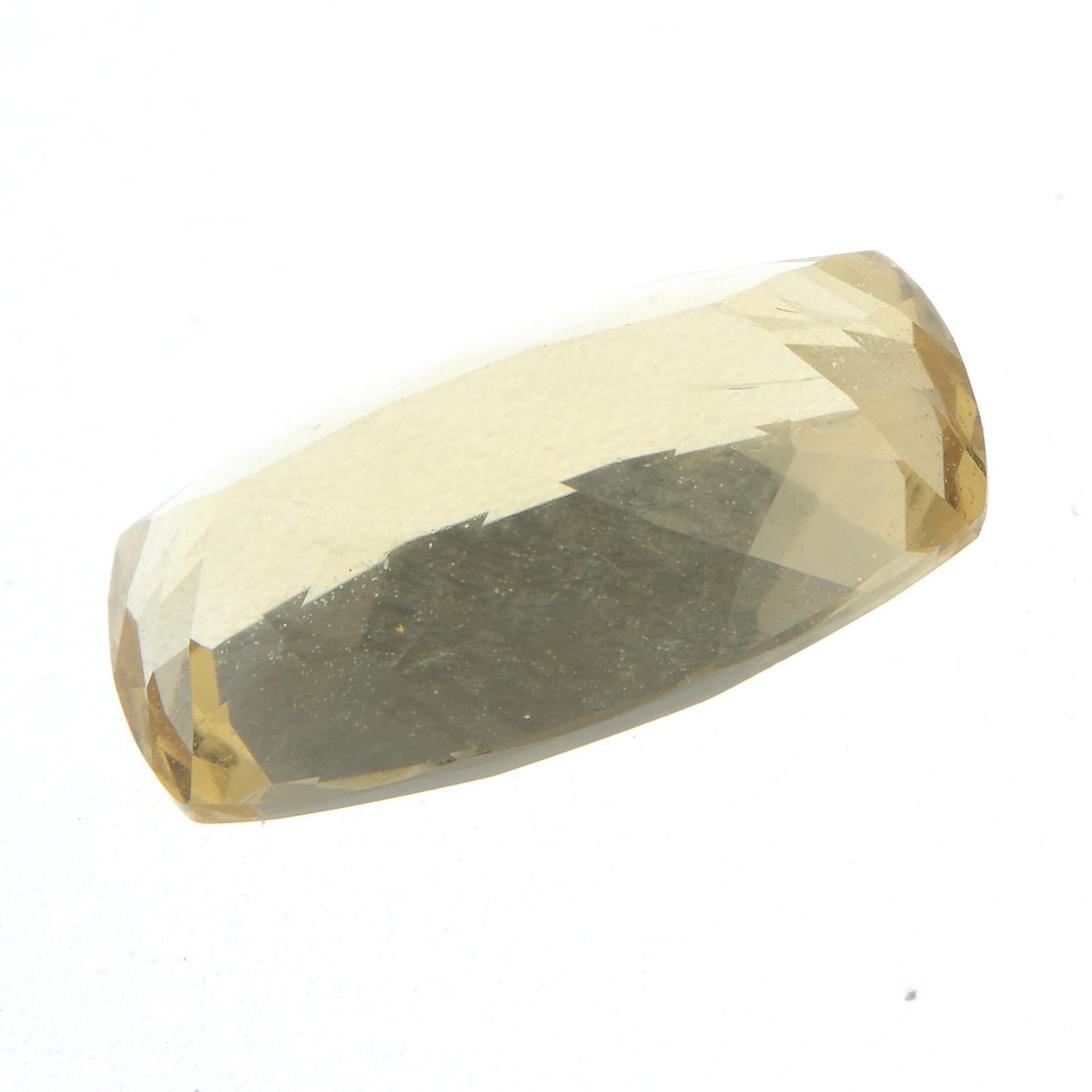 A rectangular-shape yellow beryl. - Bild 2 aus 2