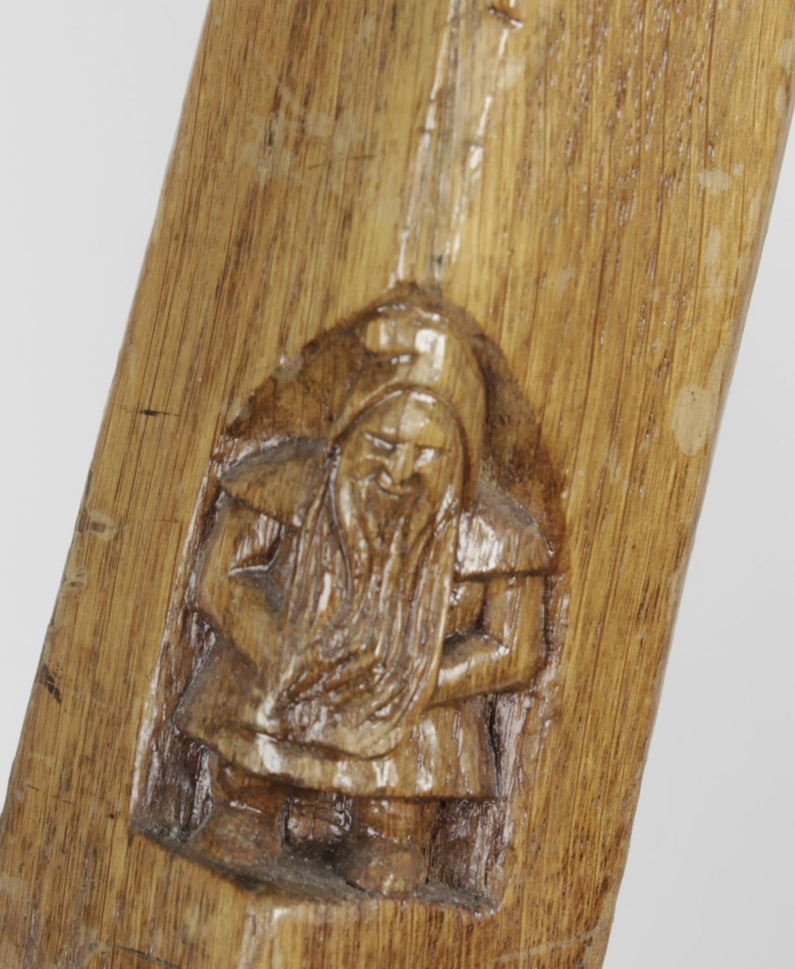 A Thomas Whittacker gnome man carved oak stool, - Bild 2 aus 2