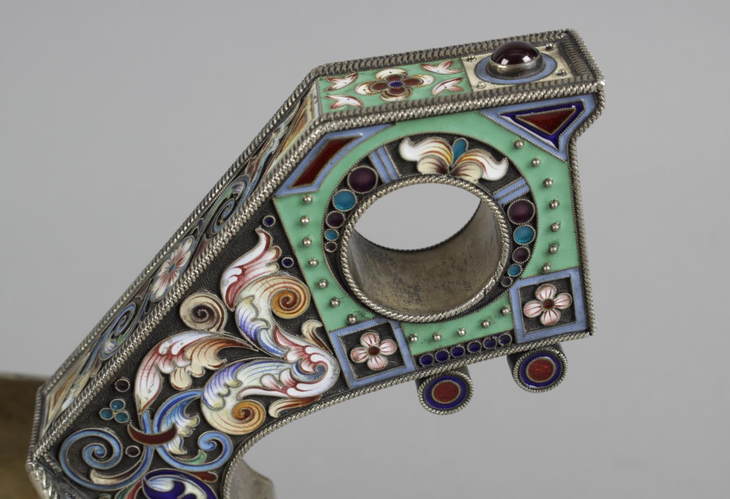 An early 20th century Russian silver and enamel kovsh, - Bild 8 aus 9