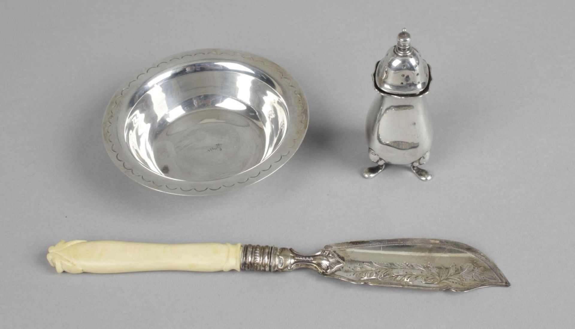A cased set of six 1930's silver teaspoons, - Bild 3 aus 8