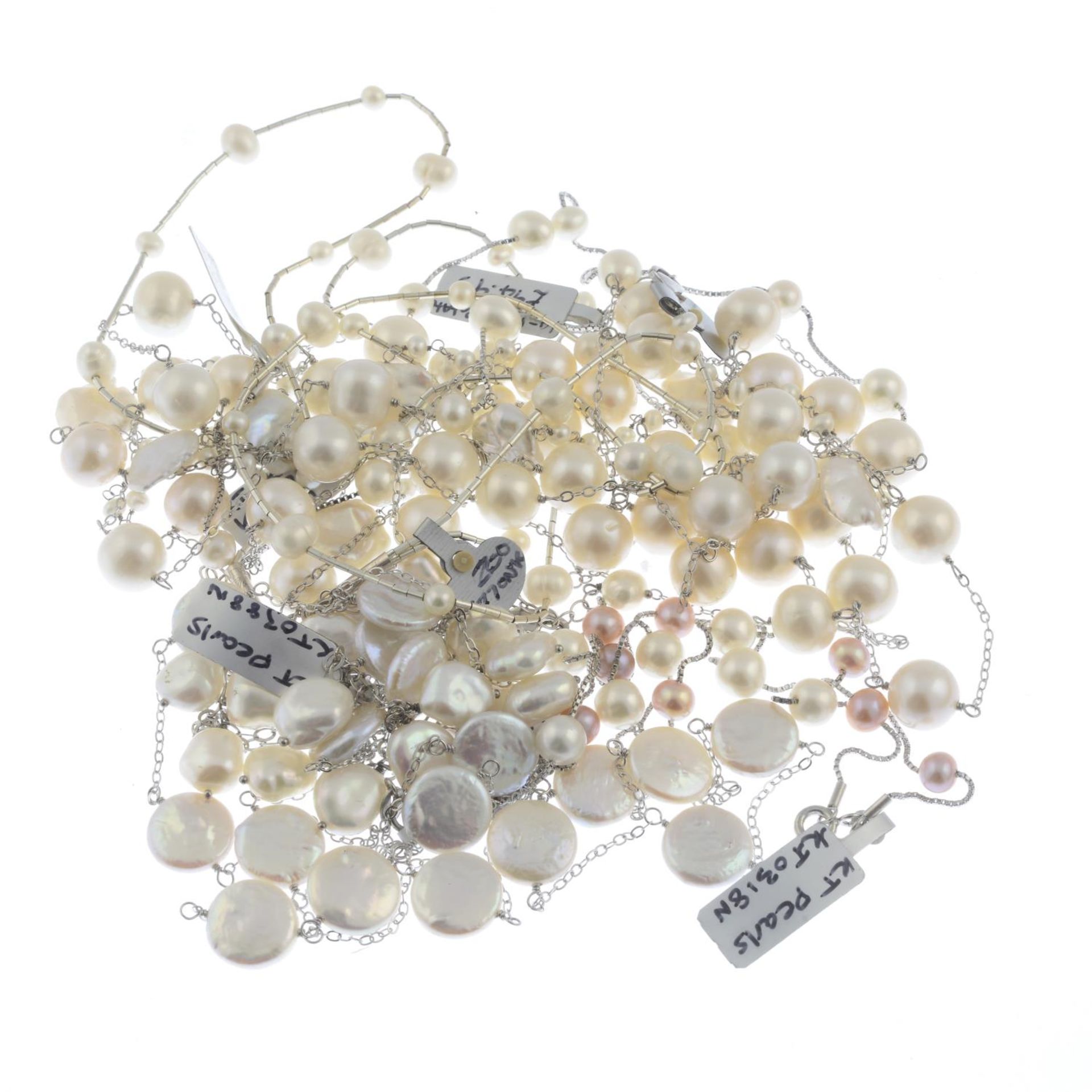 Eight pearl necklaces.Many with marks to indicate silver.Lengths 42 to 90cms. - Bild 2 aus 2