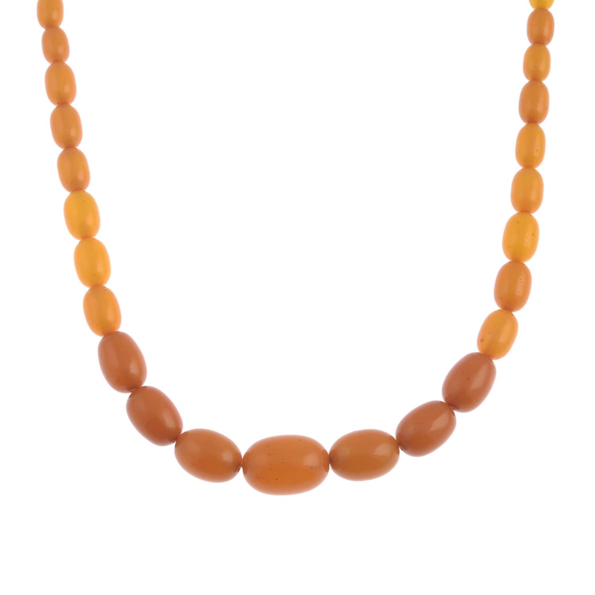 A bakelite bead necklace.Approximate dimensions of beads 20 to 9.5mms.