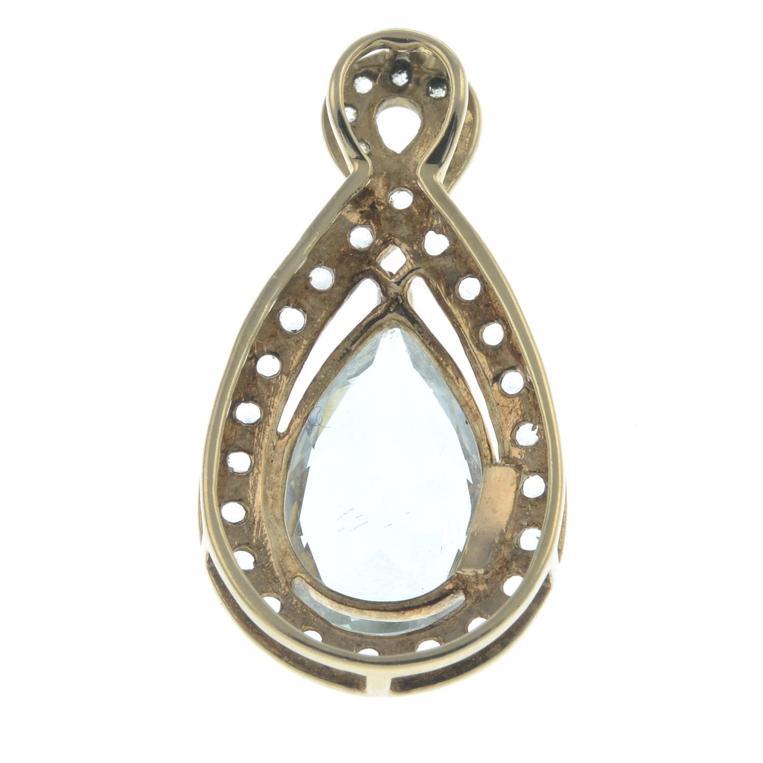 A prasiolite and colourless gem pendant.Length 2.9cms. - Image 2 of 2