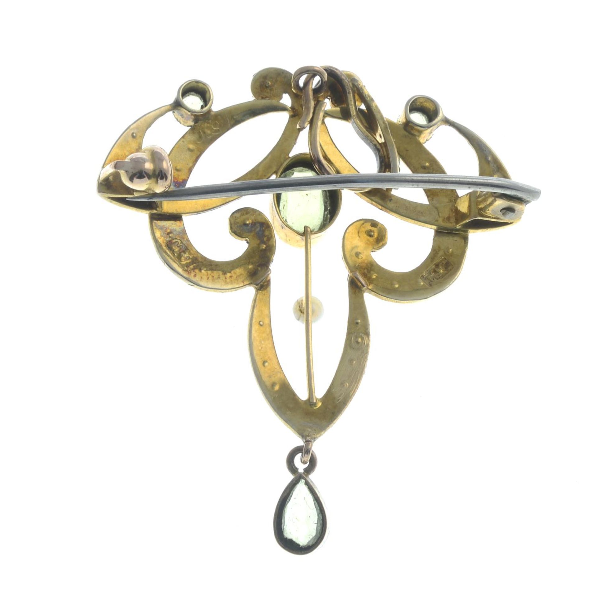 An early 20th century 9ct gold split pearl and peridot brooch. - Bild 2 aus 2