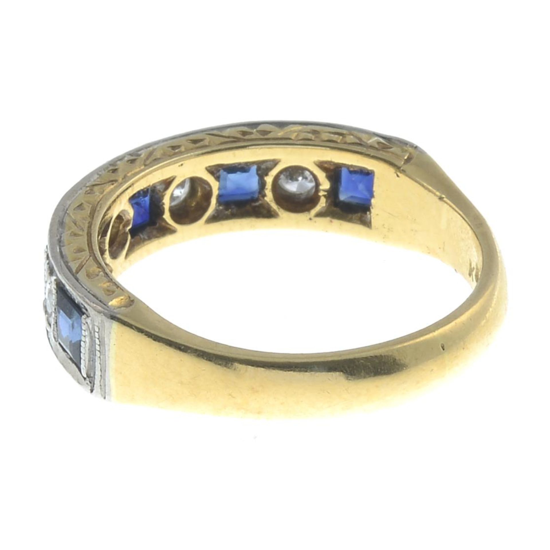 An 18ct gold sapphire and diamond half-eternity ring.Estimated total diamond weight - Bild 2 aus 3