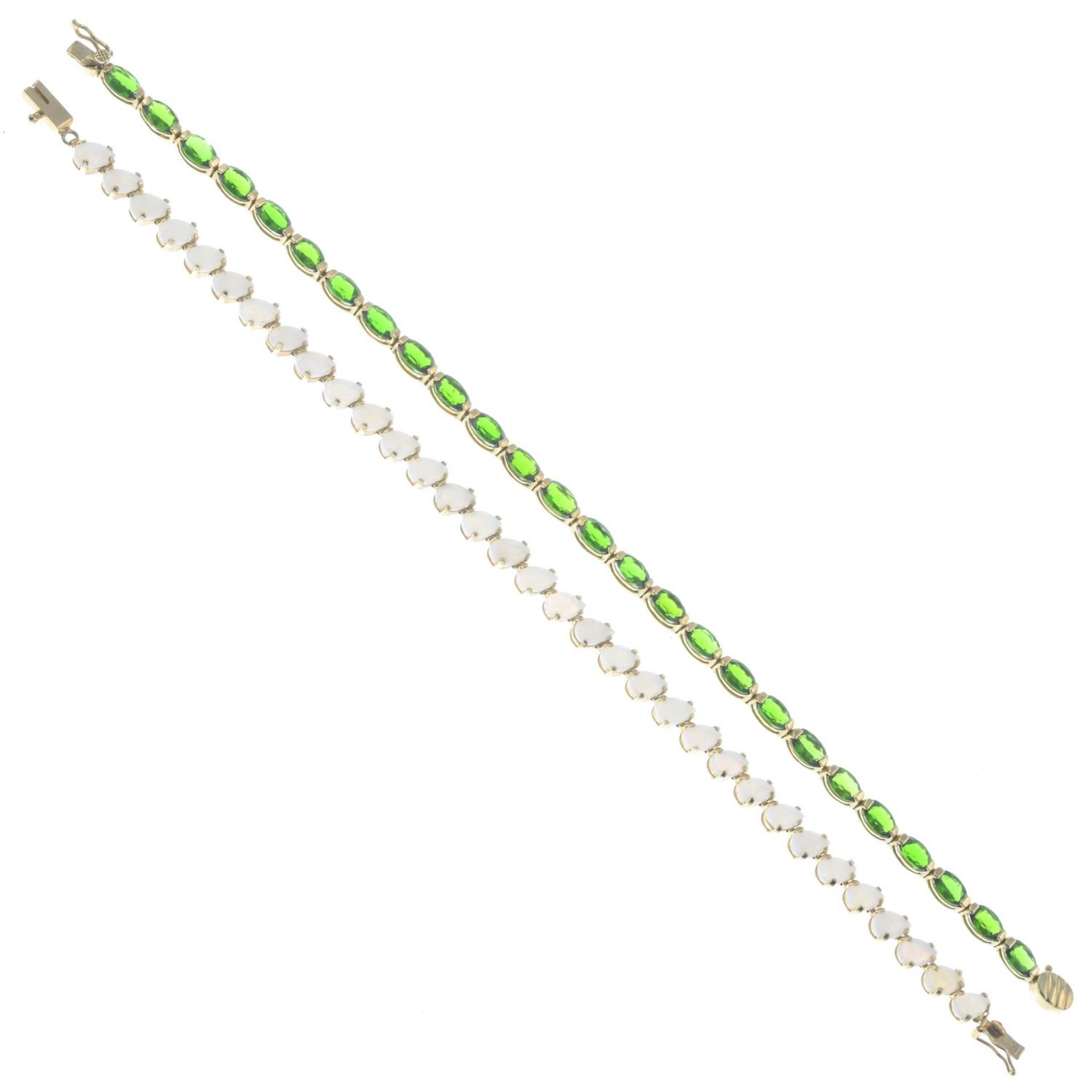 9ct gold diopside bracelet, hallmarks for 9ct gold, length 19.2cms. - Bild 2 aus 2