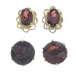 9ct gold garnet stud earrings, hallmarks for 9ct gold, length 0.8cm, 1.7gms.
