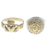 9ct gold claddagh ring, hallmarks for 9ct gold, ring size X, 4.8gms.