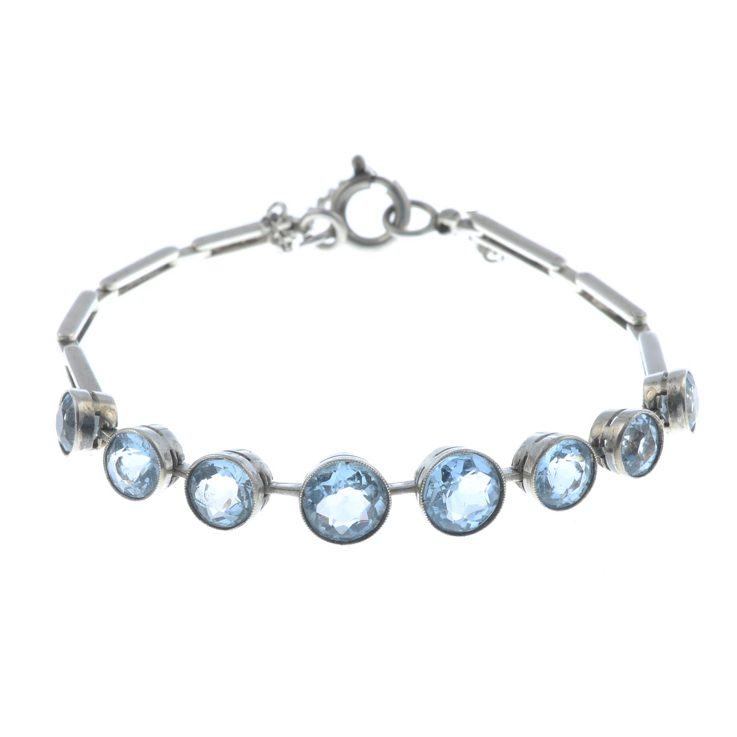 An aquamarine bracelet.Length 17.3cms.