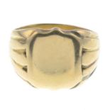 An 18ct gold signet ring.Hallmarks for 18ct gold, partially indistinct.