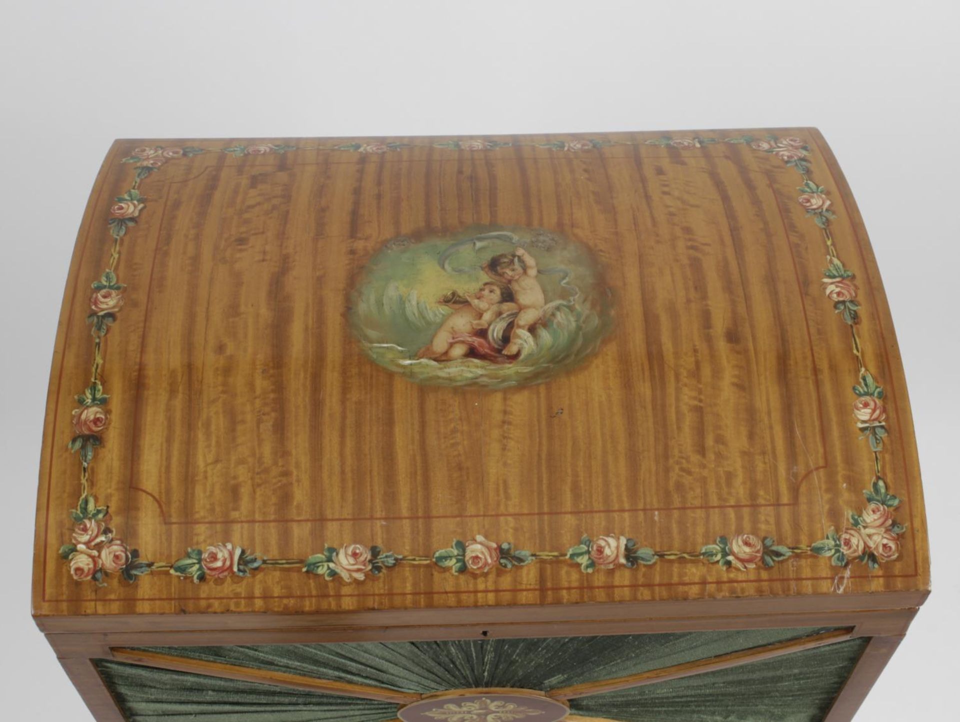 An Edwardian painted satinwood ladies' workbox on raised supports, - Bild 2 aus 2