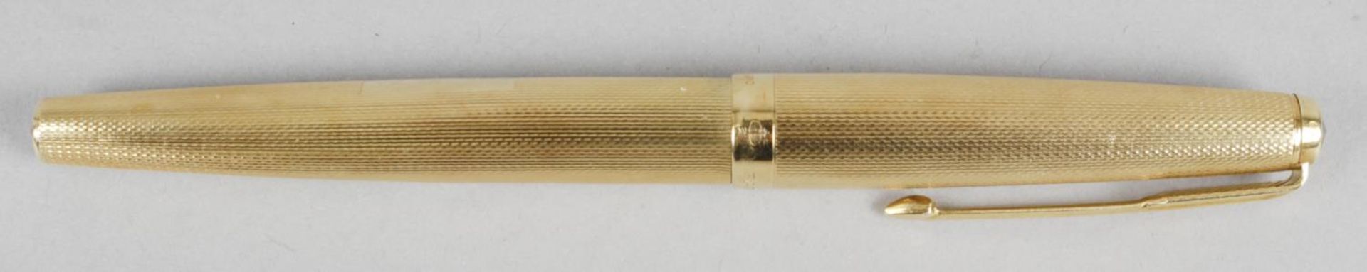An 18ct gold Parker fountain pen,