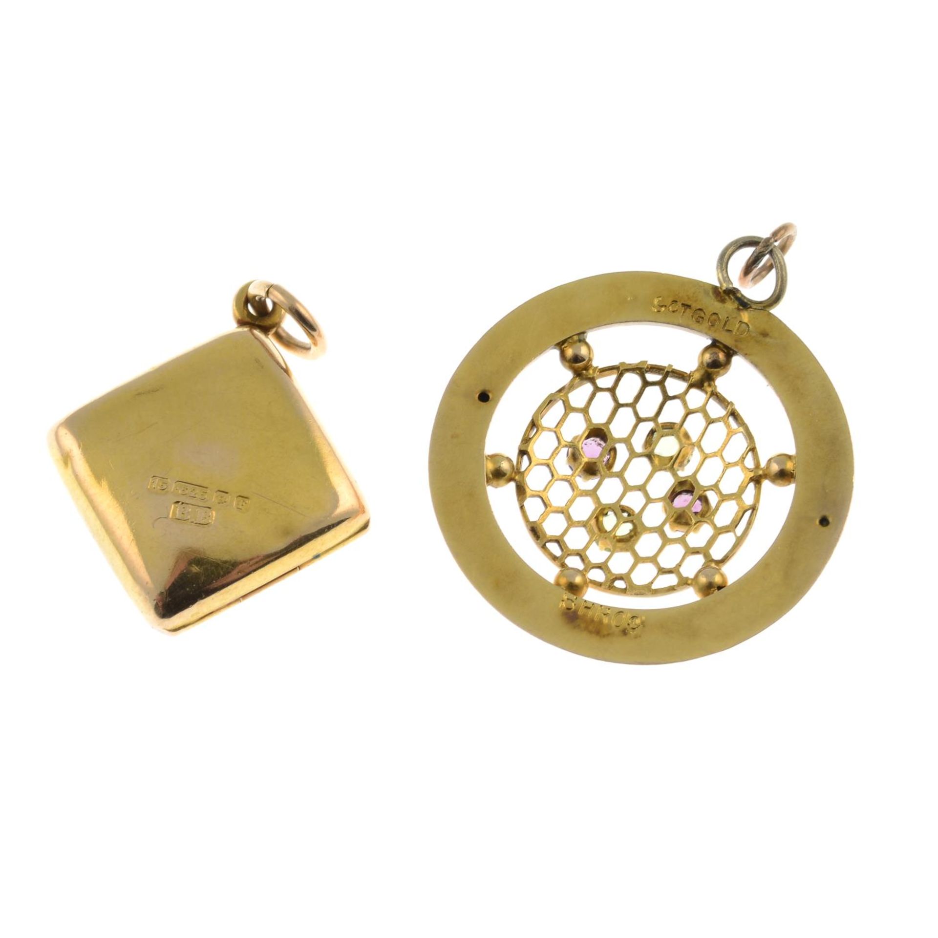 Edwardian 15ct gold locket, hallmarks for Birmingham, 1905, length 3cms, 4gms. - Image 2 of 2