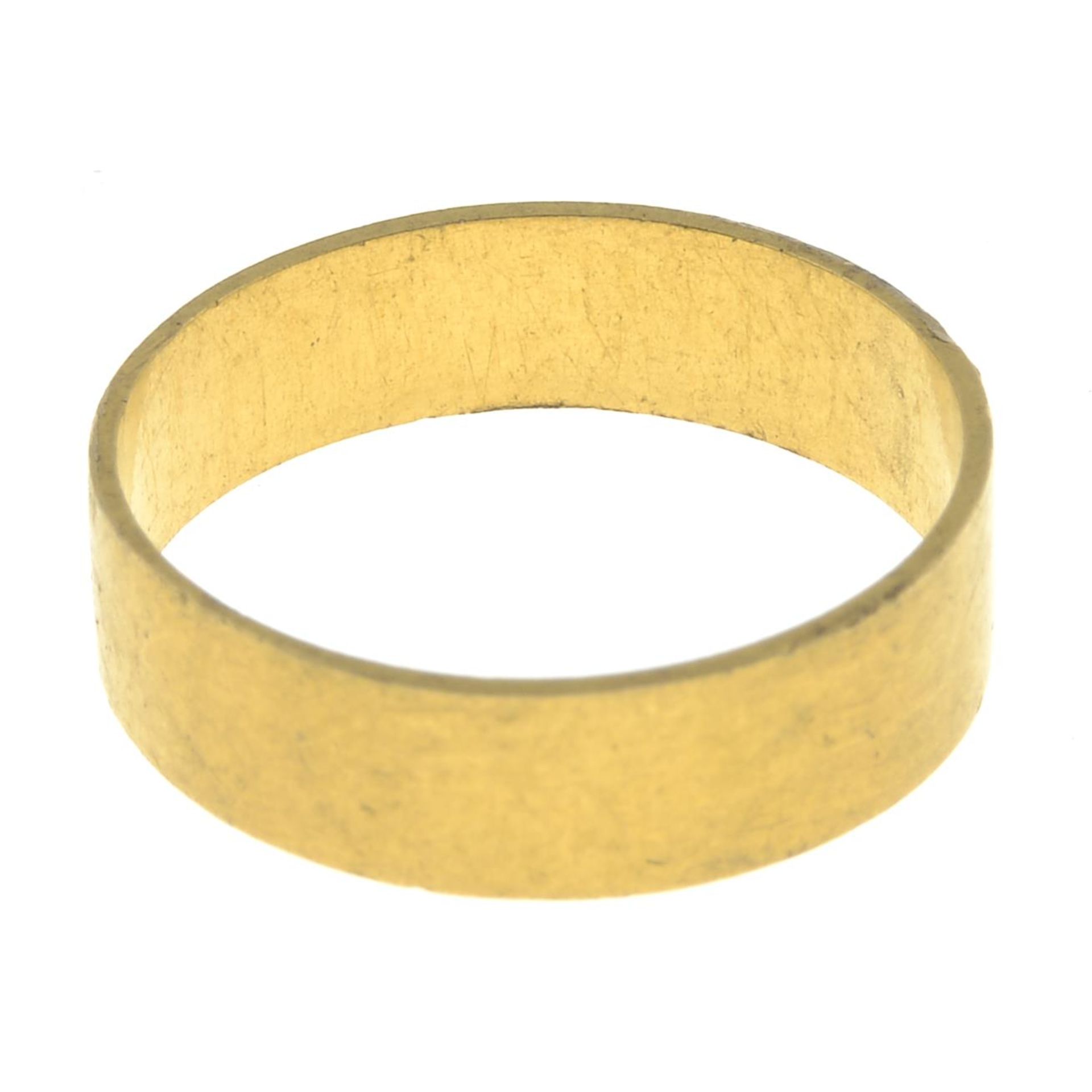 A 1920s 18ct gold Mizpah ring.Hallmarks for Birmingham, 1921. - Bild 2 aus 2